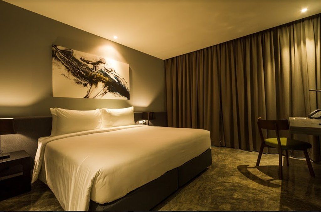 Zazz Urban Bangkok Hotel Exterior photo